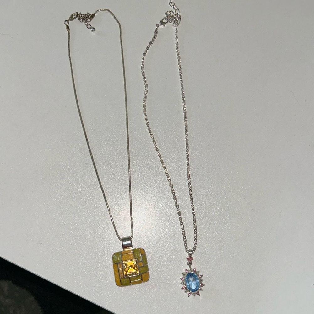 Bundle of two necklaces - Picture 1 of 5